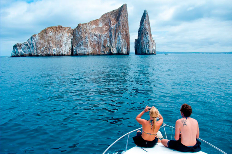 Tour Leon Dormido Galapagos Vista